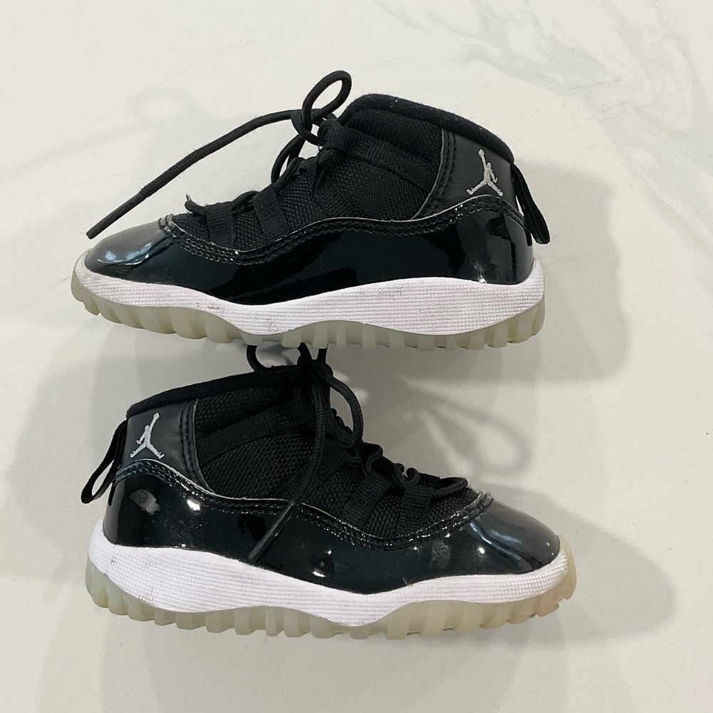 Toddler Jordan 11 - 7c